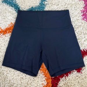 Lululemon Align high rise shorts 6” inseam, size 8